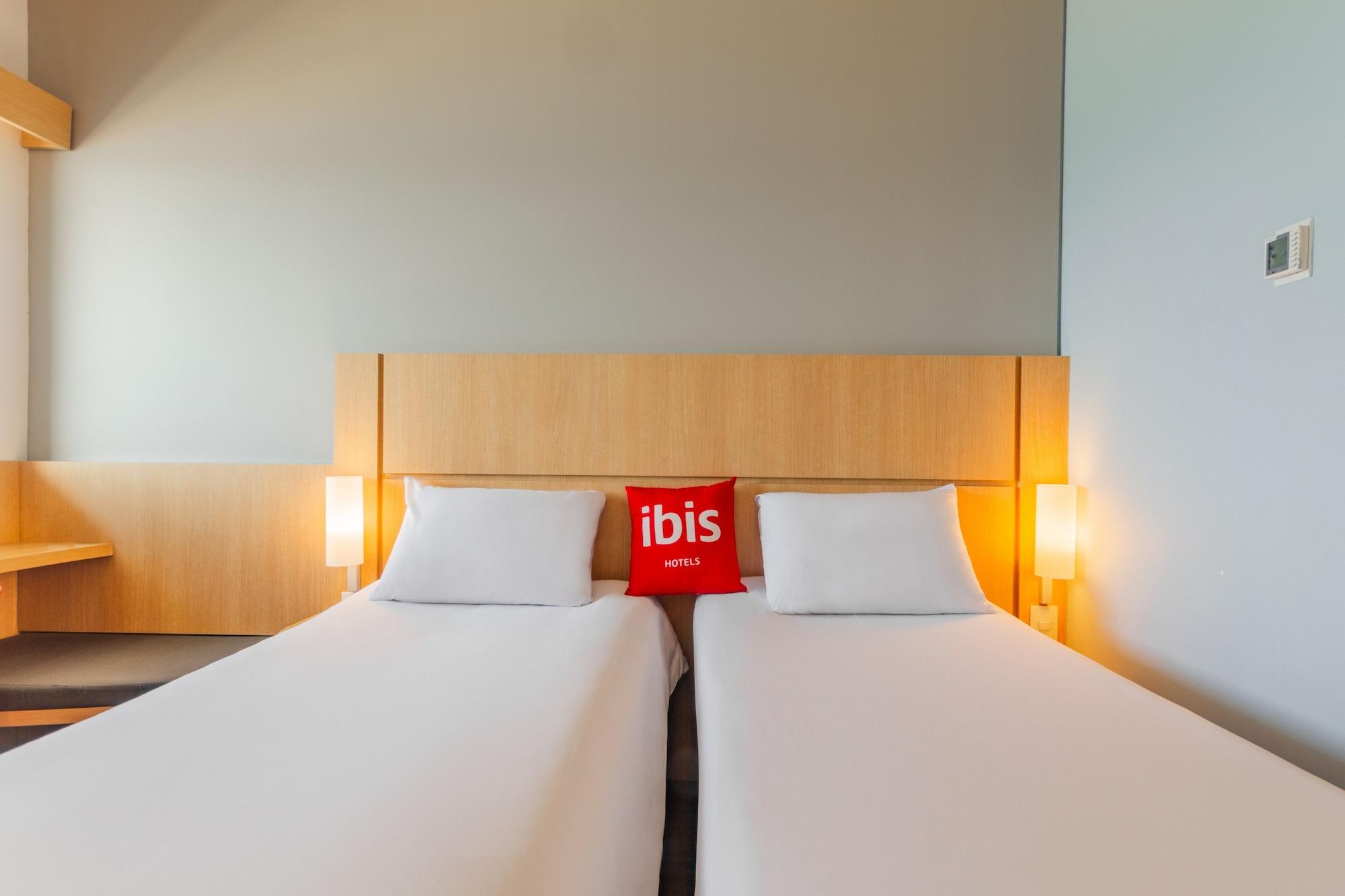 Ibis Cartagena Marbella Hotel Exterior foto